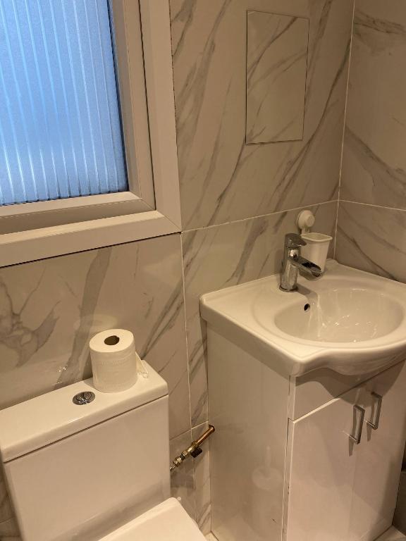 1 Studio Room very near central London room 5